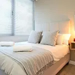 Perspectives 1 Bedroom Apartment In Cbd With Rooftop Pool And Views
