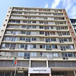 Perspectives 1 Bedroom Apartment In Cbd With Rooftop Pool And Views