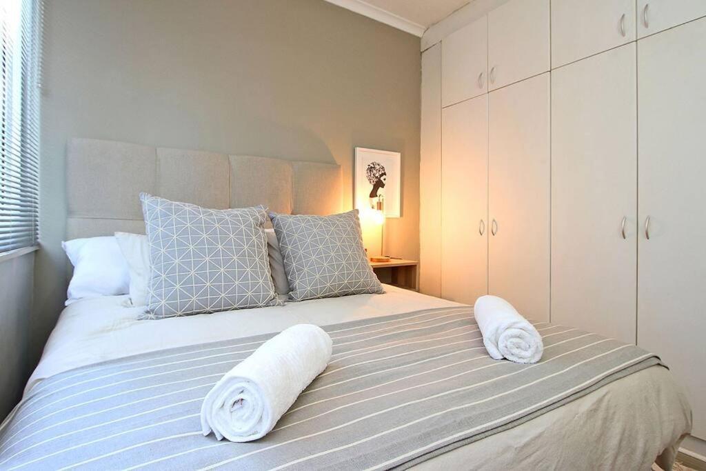 Apartment Perspectives 1 Bedroom In Cbd With Rooftop Pool And Views Kapstadt