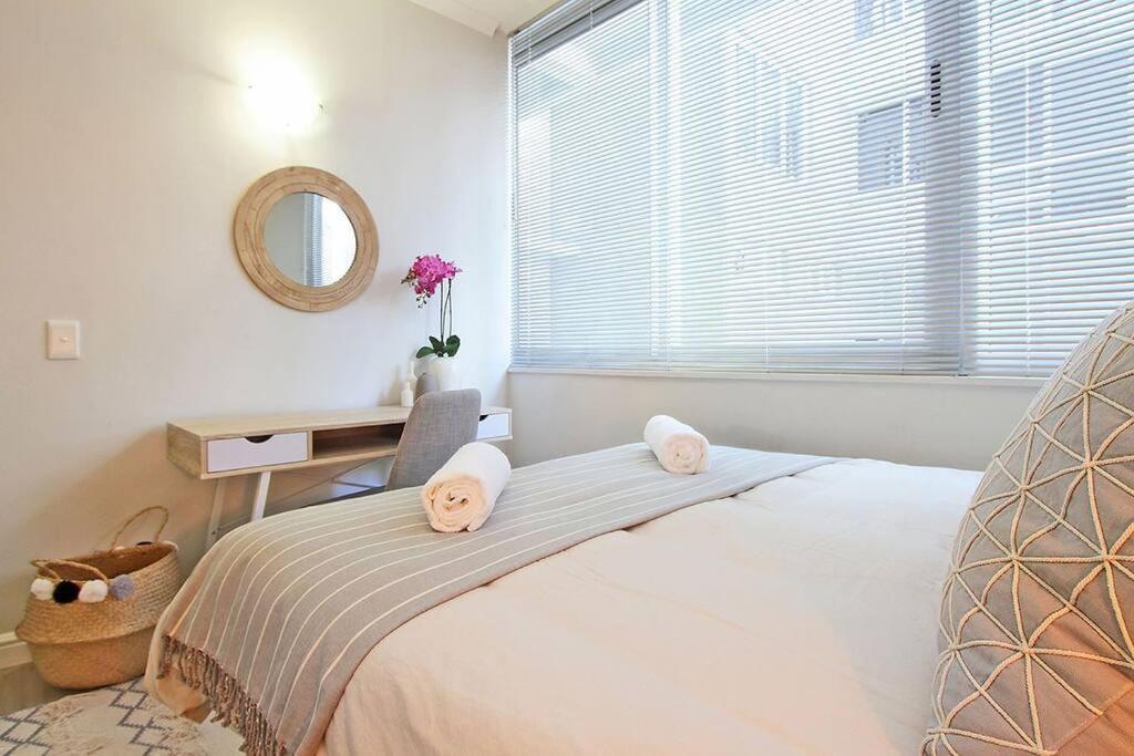Perspectives 1 Bedroom In Cbd With Rooftop Pool And Views Apartment Kapstadt