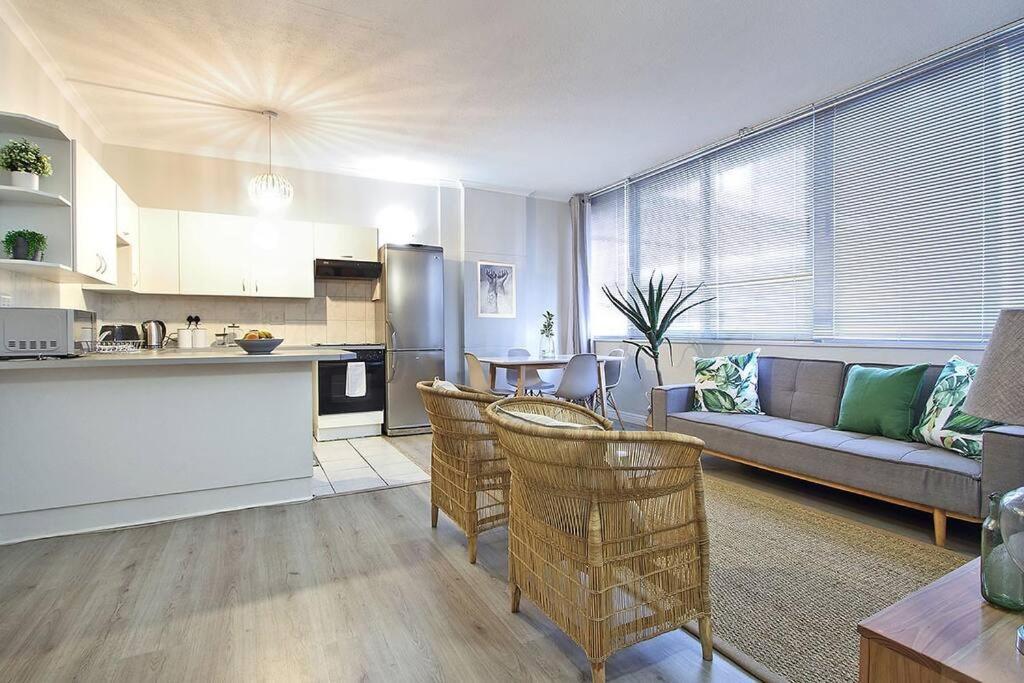Apartment Perspectives 1 Bedroom In Cbd With Rooftop Pool And Views Kapstadt