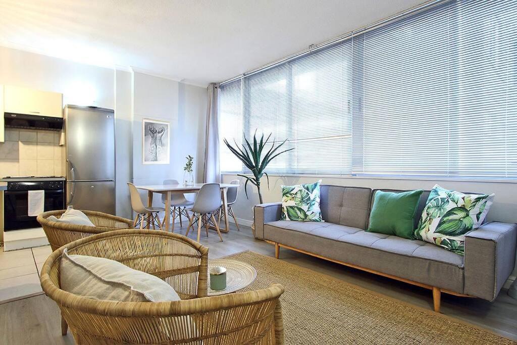 Perspectives 1 Bedroom In Cbd With Rooftop Pool And Views Apartment Kapstadt